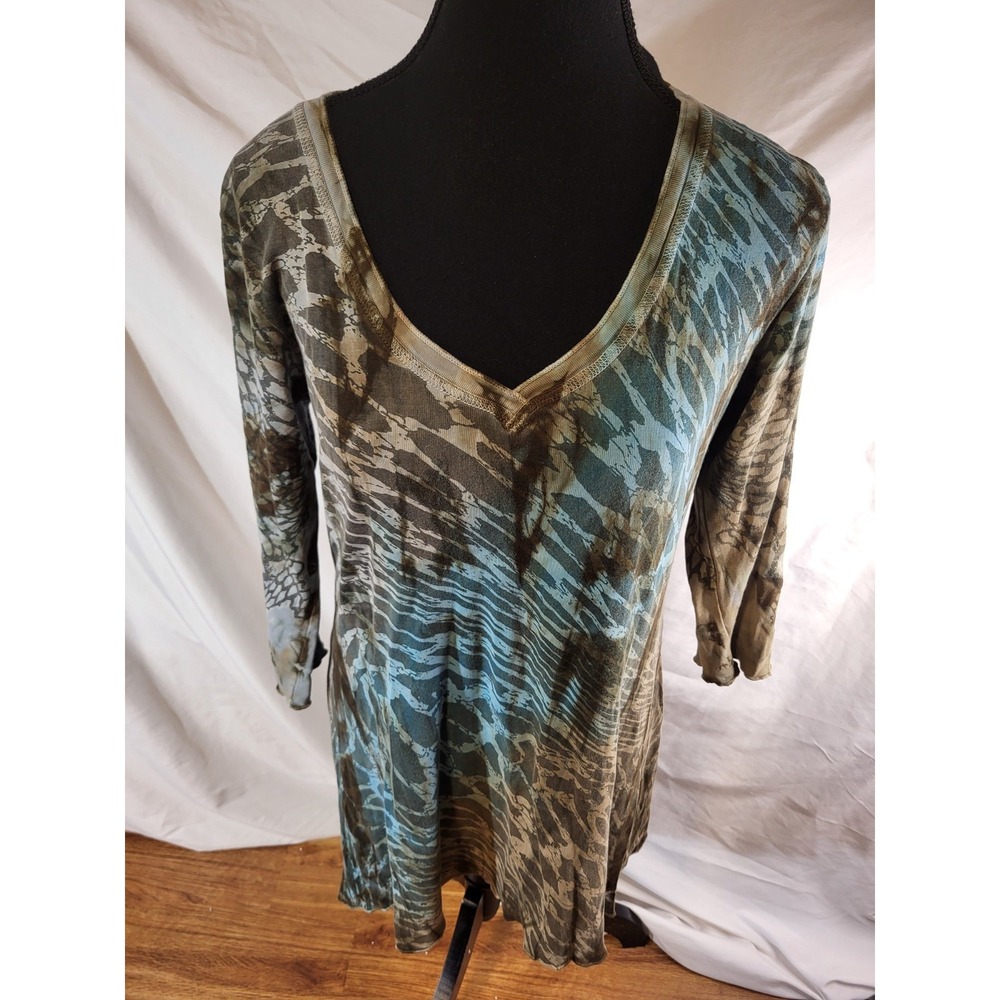 Glima Women's Shirt Tie Dye Vee Neck 3/4 Sleeve Blue Grunge Distressed
